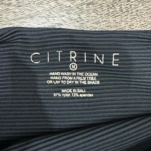 Elegant one pieces swimsuit - Picture 3 of 3